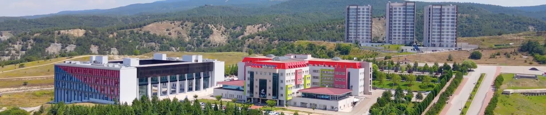 Mühendislik Fakültesi Lab. Binası ve Mühendislik Fakültesi Binası